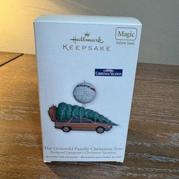 Hallmark Keepsake 2011 The Griswold Family Christmas Tree Magic - Picture 3 of 5